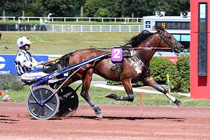 Photo d'arrivée de la course pmu PRIX DE L'ODEON à ENGHIEN le Samedi 10 août 2024