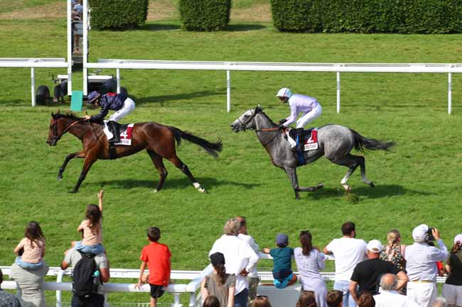 Photo d'arrivée de la course pmu PRIX FORMYBIOTATTOO (PRIX DE L'HIPPODROME FLEURI) à CLAIREFONTAINE le Lundi 12 août 2024