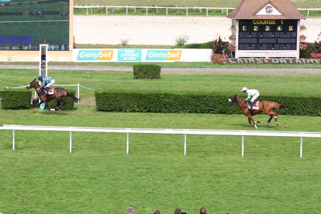 Photo d'arrivée de la course pmu PRIX 100E ANNIVERSAIRE DES PLANCHES DE DEAUVILLE (PRIX ASTROLABE) à CLAIREFONTAINE le Lundi 19 août 2024