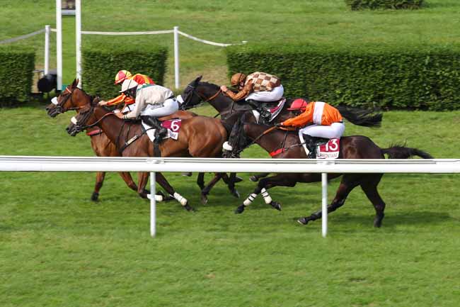 Photo d'arrivée de la course pmu PRIX MARATHON DE DEAUVILLE (PRIX DES LAVATERES) à CLAIREFONTAINE le Lundi 19 août 2024
