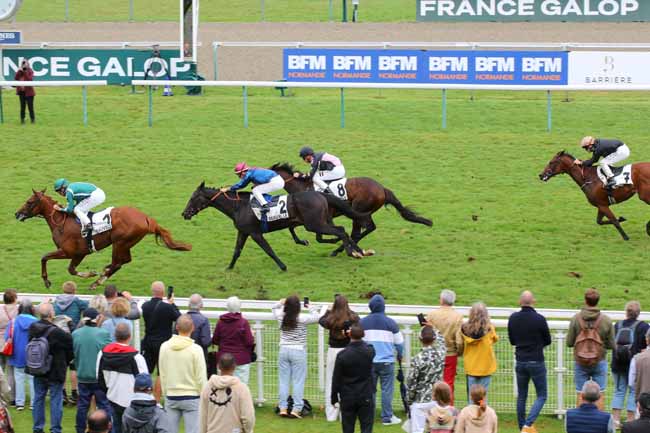 Photo d'arrivée de la course pmu PRIX DE SAINT-HYMER à DEAUVILLE le Mardi 20 août 2024