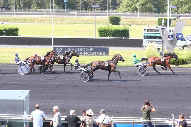 Photo d'arrivée de la course pmu PRIX DE SEGRE à PARIS-VINCENNES le Mercredi 21 août 2024