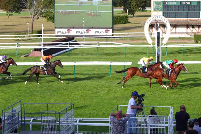 Photo d'arrivée de la course pmu PRIX DES BORDS DE L'AISNE à COMPIEGNE le Mercredi 28 août 2024
