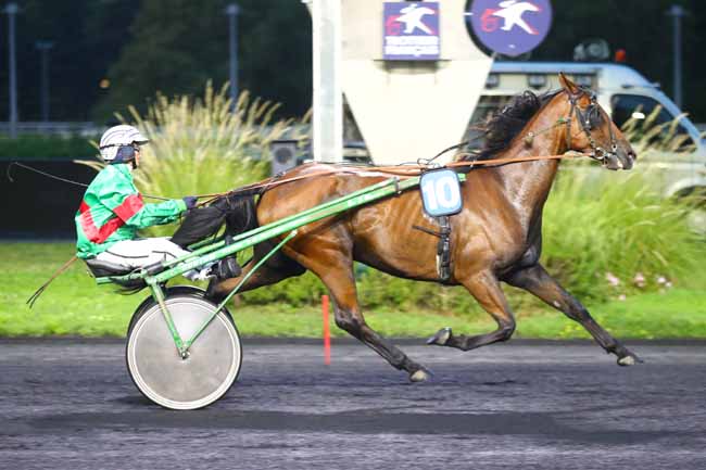 Photo d'arrivée de la course pmu PRIX DE SAINT-DIE à PARIS-VINCENNES le Jeudi 5 septembre 2024