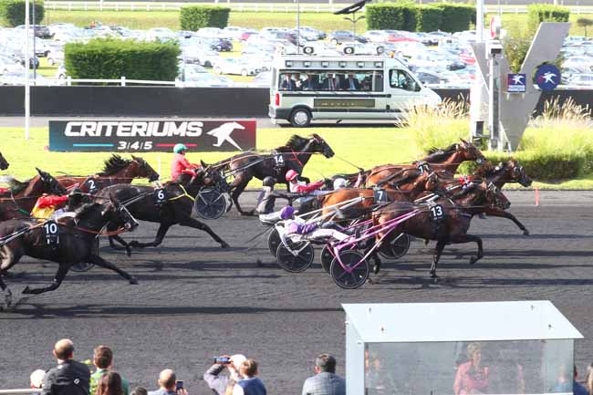 Photo d'arrivée de la course pmu CRITERIUM DES 4 ANS à PARIS-VINCENNES le Samedi 14 septembre 2024