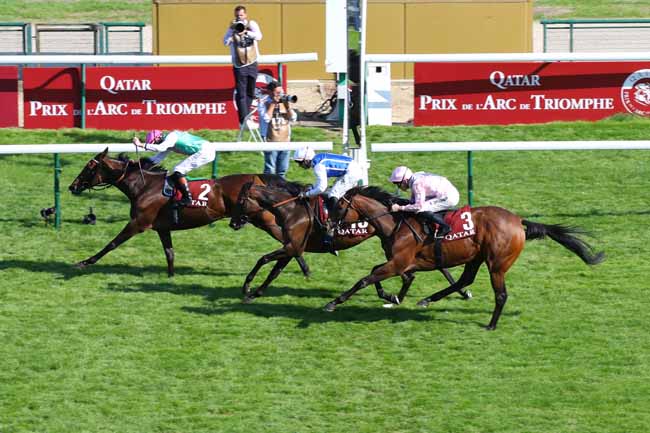 Photo d'arrivée de la course pmu QATAR PRIX VERMEILLE à LONGCHAMP le Dimanche 15 septembre 2024
