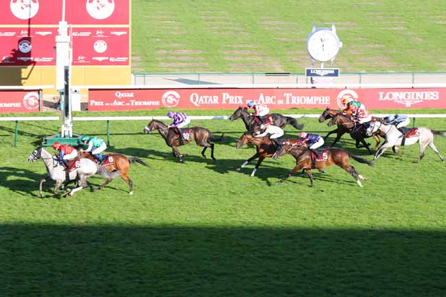 Photo d'arrivée de la course pmu QATAR PRIX DE SAINT-NICOLAS à LONGCHAMP le Dimanche 15 septembre 2024
