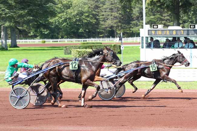 Photo d'arrivée de la course pmu GSF - PRIX DU CROISE-LAROCHE à LYON PARILLY le Mercredi 18 septembre 2024