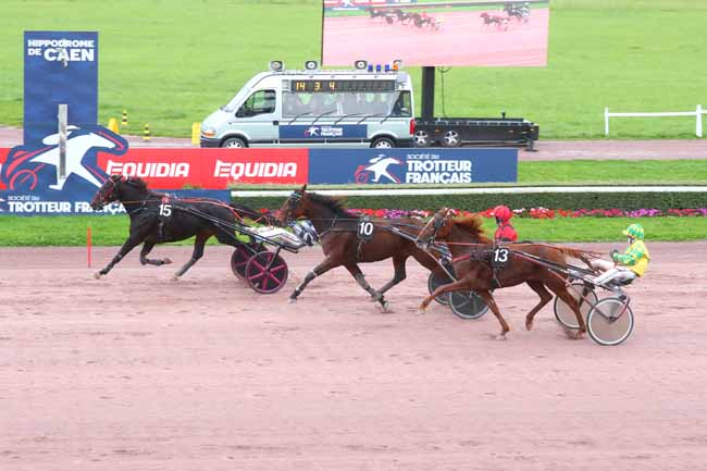 Photo d'arrivée de la course pmu PRIX DE BRAINVILLE à CAEN le Samedi 12 octobre 2024