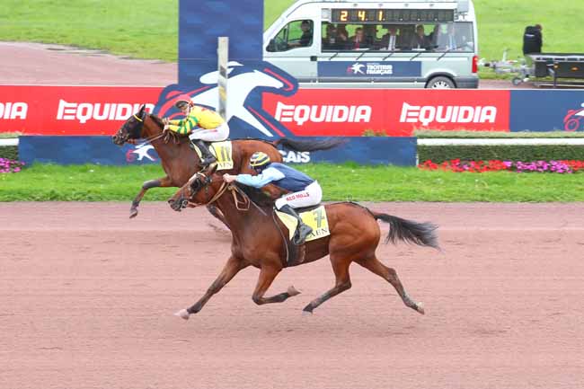 Photo d'arrivée de la course pmu PRIX DE COQUAINVILLIERS à CAEN le Samedi 12 octobre 2024