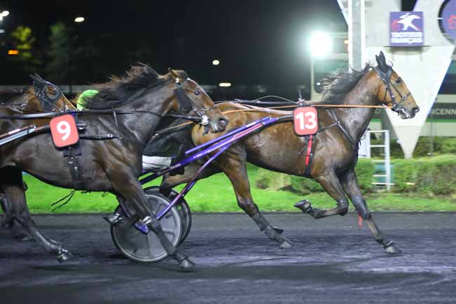 Photo d'arrivée de la course pmu PRIX OPHIUCUS à PARIS-VINCENNES le Vendredi 18 octobre 2024