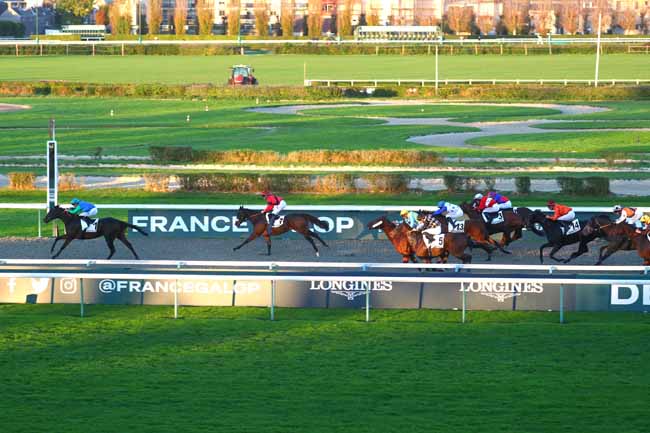 Photo d'arrivée de la course pmu PRIX DE LA FORET DE BORD à DEAUVILLE le Mercredi 23 octobre 2024
