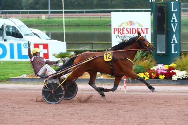 Arrivée quinté pmu GRAND PRIX DE LA VILLE DE LAVAL à LAVAL