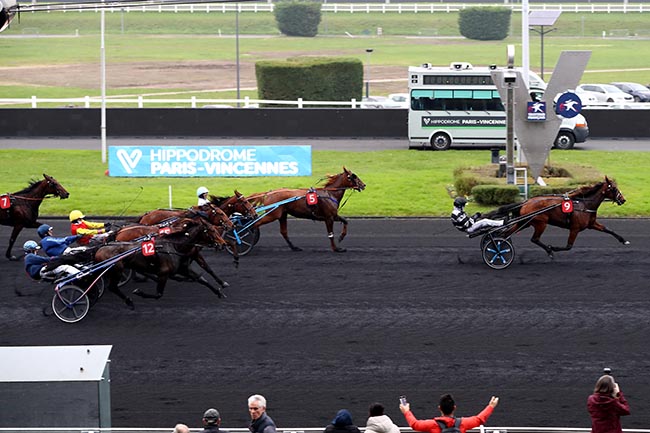 Photo d'arrivée de la course pmu PRIX DE MAURE-DE-BRETAGNE à PARIS-VINCENNES le Mardi 5 novembre 2024