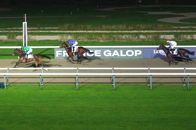 Photo d'arrivée de la course pmu PRIX DU PONT D'OUILLY à DEAUVILLE le Samedi 9 novembre 2024