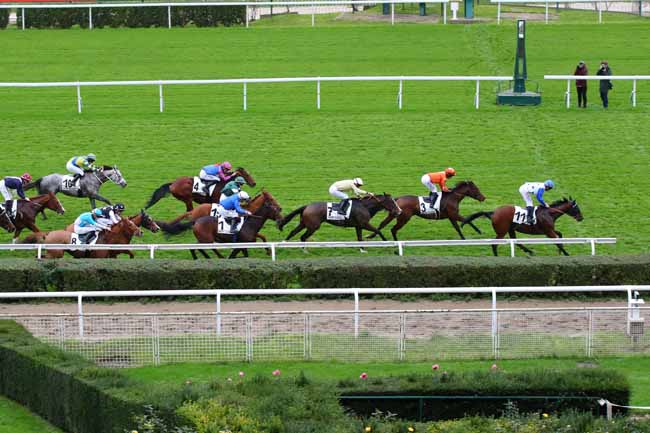 Photo d'arrivée de la course pmu PRIX D'ABLIS à SAINT CLOUD le Vendredi 15 novembre 2024