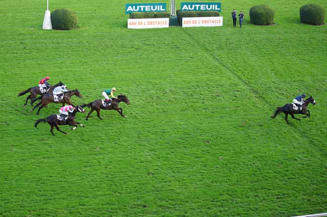 Photo d'arrivée de la course pmu PRIX MONDEVILLE à AUTEUIL le Samedi 16 novembre 2024