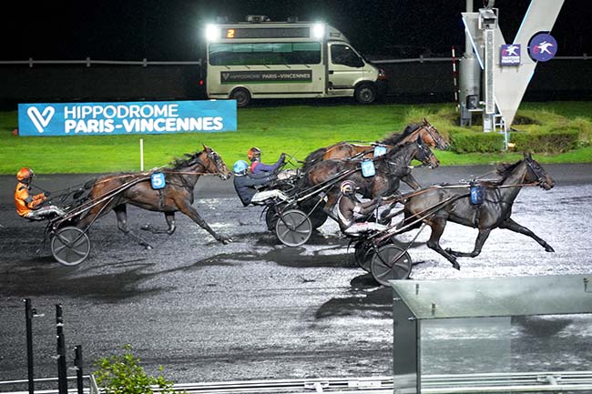 Photo d'arrivée de la course pmu PRIX DE PAIMPOL à PARIS-VINCENNES le Lundi 18 novembre 2024
