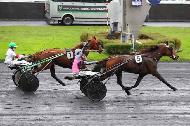 Photo d'arrivée de la course pmu PRIX D'HOSSEGOR à PARIS-VINCENNES le Lundi 25 novembre 2024