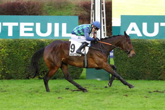 Photo d'arrivée de la course pmu PRIX GEORGES COURTOIS à AUTEUIL le Dimanche 8 décembre 2024