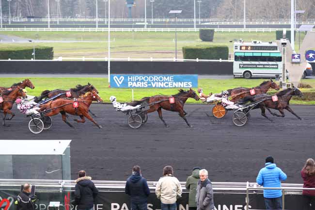 Photo d'arrivée de la course pmu PRIX DE MANSLE à PARIS-VINCENNES le Samedi 14 décembre 2024