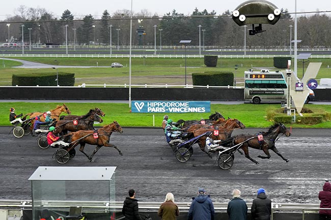 Photo d'arrivée de la course pmu PRIX DE LECTOURE à PARIS-VINCENNES le Samedi 21 décembre 2024