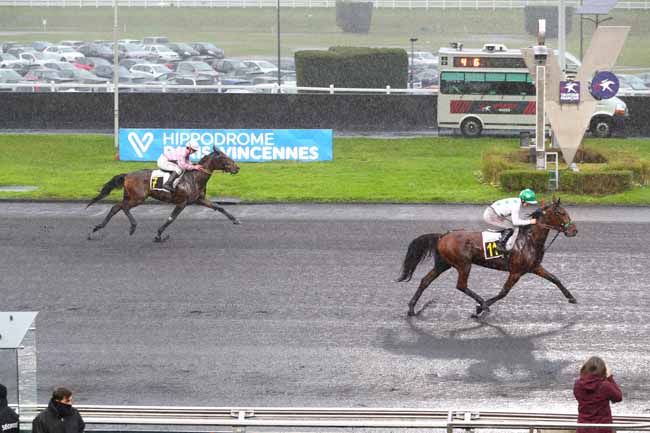Photo d'arrivée de la course pmu PRIX DE LENS à PARIS-VINCENNES le Dimanche 22 décembre 2024