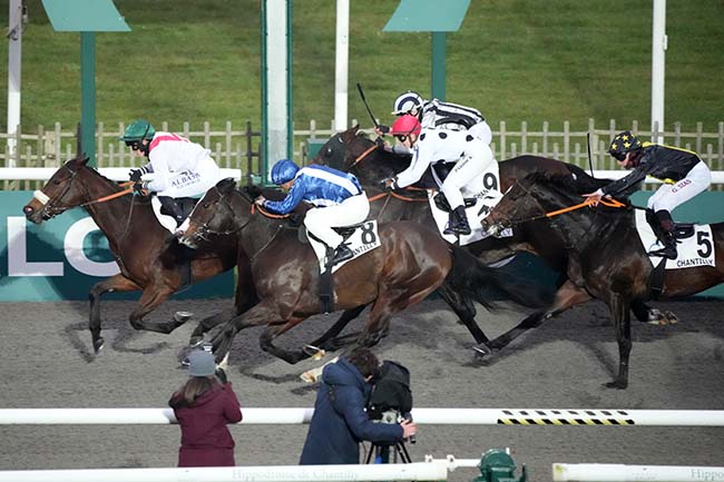 Photo d'arrivée de la course pmu PRIX DE LA PORTE NOINTEL à CHANTILLY le Lundi 30 décembre 2024
