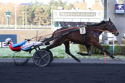 Photo d'arrivée de la course pmu PRIX DE CLAMECY à PARIS-VINCENNES le Samedi 4 janvier 2025