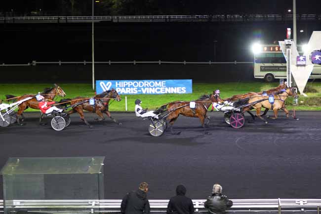 Photo d'arrivée de la course pmu PRIX DE JOINVILLE à PARIS-VINCENNES le Mardi 7 janvier 2025