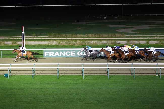 Arrivée quinté pmu PRIX DU VOLCAN à DEAUVILLE