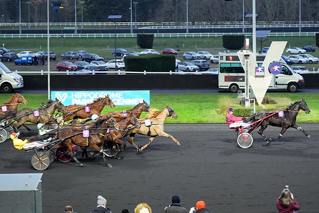 Photo d'arrivée de la course pmu PRIX DU JURA à PARIS-VINCENNES le Dimanche 12 janvier 2025