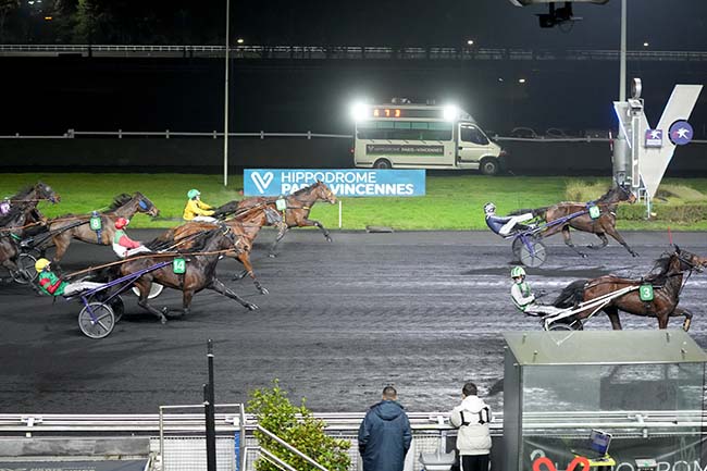 Photo d'arrivée de la course pmu PRIX DE GAVRAY à PARIS-VINCENNES le Mercredi 15 janvier 2025