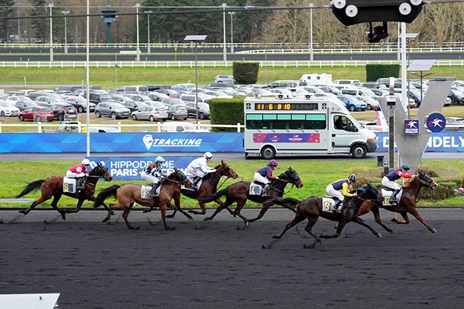 Photo d'arrivée de la course pmu PRIX DES ANDELYS à PARIS-VINCENNES le Samedi 25 janvier 2025