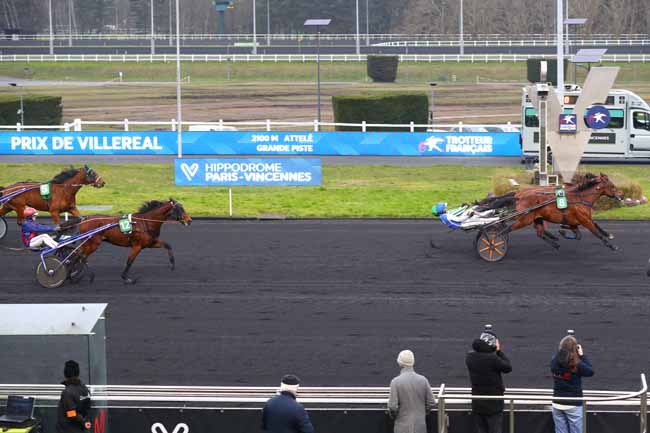 Photo d'arrivée de la course pmu PRIX DE VILLEREAL à PARIS-VINCENNES le Jeudi 6 février 2025