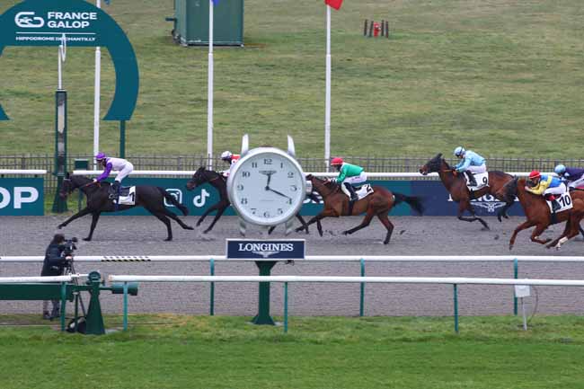 Photo d'arrivée de la course pmu PRIX DE LA CHAPELLE SAINT-LAURENT à CHANTILLY le Jeudi 13 février 2025