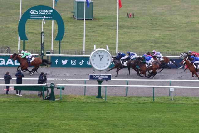 Photo d'arrivée de la course pmu PRIX DE LA FAISANDERIE D'APREMONT à CHANTILLY le Jeudi 13 février 2025