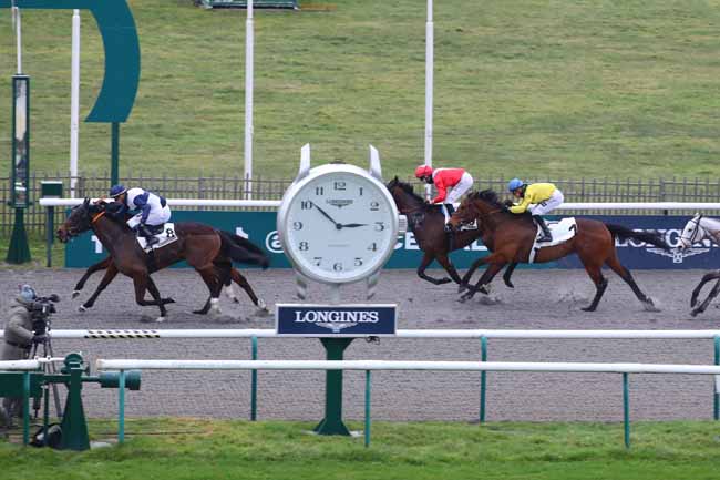 Photo d'arrivée de la course pmu PRIX DE CHAUVRY à CHANTILLY le Jeudi 13 février 2025