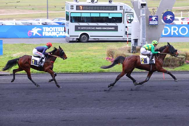Photo d'arrivée de la course pmu PRIX DE DRAGUIGNAN à PARIS-VINCENNES le Mercredi 26 février 2025