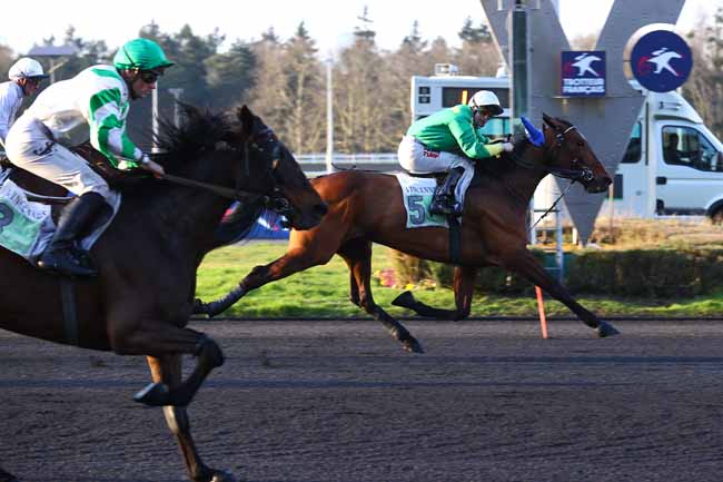 Photo d'arrivée de la course pmu PRIX D'ALENCON à PARIS-VINCENNES le Vendredi 28 février 2025