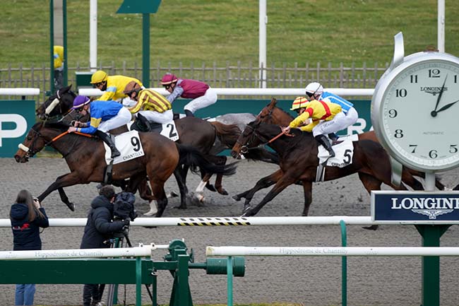 Photo d'arrivée de la course pmu PRIX DU CROCHET DE COYE à CHANTILLY le Vendredi 28 février 2025