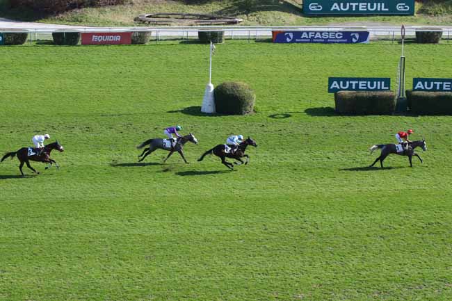 Photo d'arrivée de la course pmu PRIX DIDIER MESCAM à AUTEUIL le Dimanche 2 mars 2025