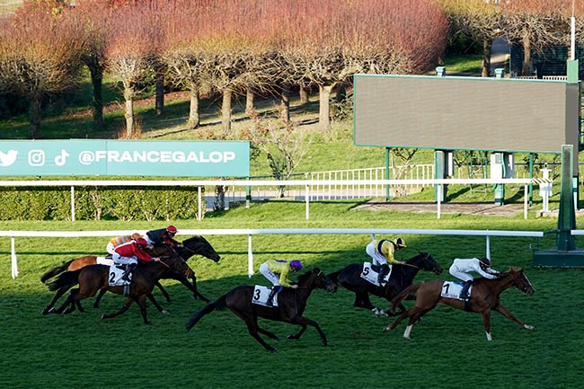 Photo d'arrivée de la course pmu PRIX RIGHT ROYAL à SAINT CLOUD le Samedi 29 mars 2025