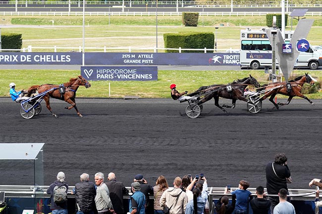 Photo d'arrivée de la course pmu PRIX DE CHELLES à PARIS-VINCENNES le Samedi 12 avril 2025
