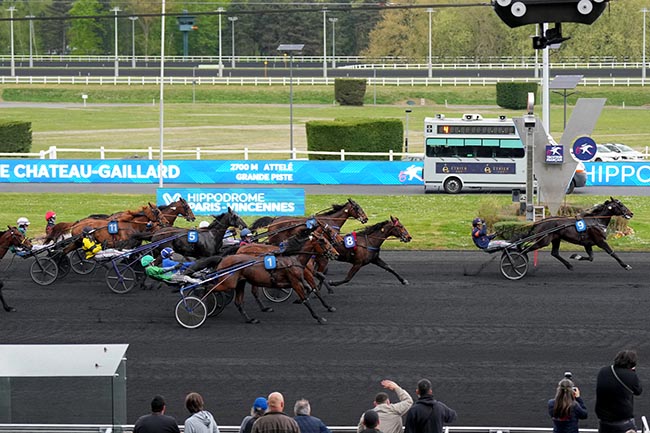 Photo d'arrivée de la course pmu PRIX DE CHATEAU-GAILLARD à PARIS-VINCENNES le Samedi 12 avril 2025
