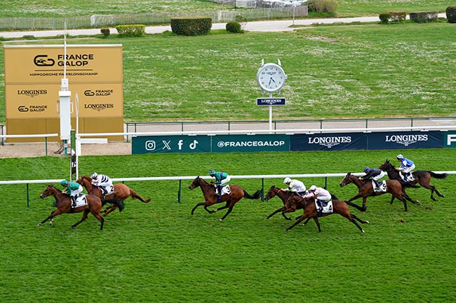 Photo d'arrivée de la course pmu PRIX DE LA GROTTE à LONGCHAMP le Dimanche 13 avril 2025