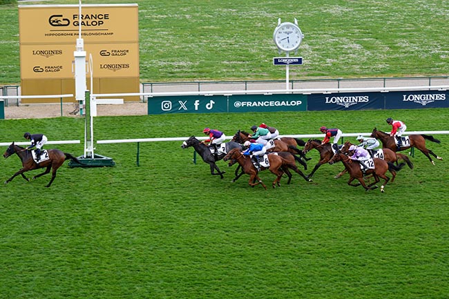 Photo d'arrivée de la course pmu PRIX DE LA MUETTE à LONGCHAMP le Dimanche 13 avril 2025