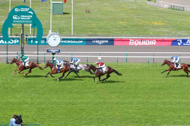 Photo d'arrivée de la course pmu PRIX DU MONT PAGNOTTE à CHANTILLY le Lundi 14 avril 2025