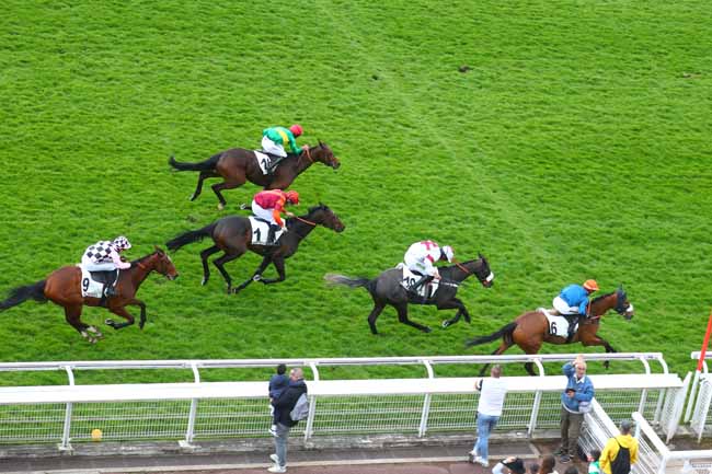 Photo d'arrivée de la course pmu PRIX GASTON BRANERE à AUTEUIL le Mardi 15 avril 2025