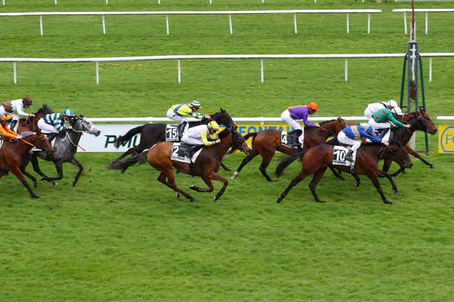Photo d'arrivée de la course pmu PRIX DE LA FORET DE FONTAINEBLEAU à FONTAINEBLEAU le Lundi 21 avril 2025